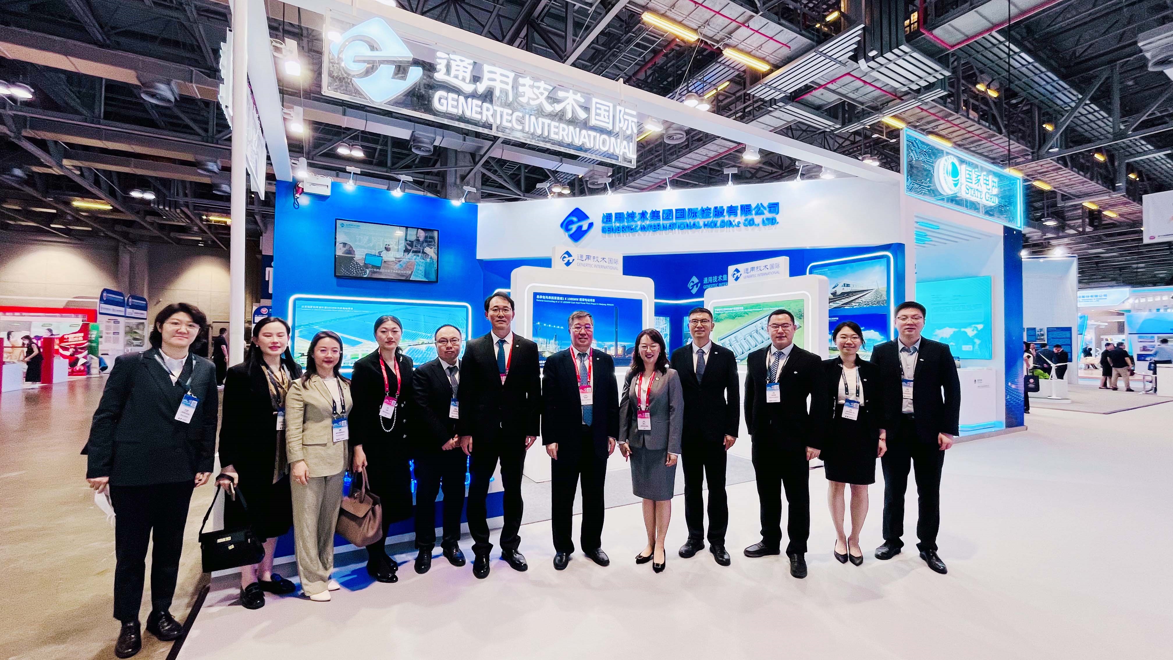 刘旭陪同集团、国际公司领导出席中国对外承包工程商会系列活动 